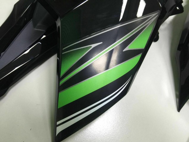 2013-2018 Kawasaki Z800 Motorcycle Fairing - Green Glossy Black Canada Websites