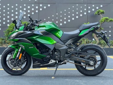 2020-2025 Kawasaki Z1000SX Motorcycle Fairings - Green Ninja Canada Websites